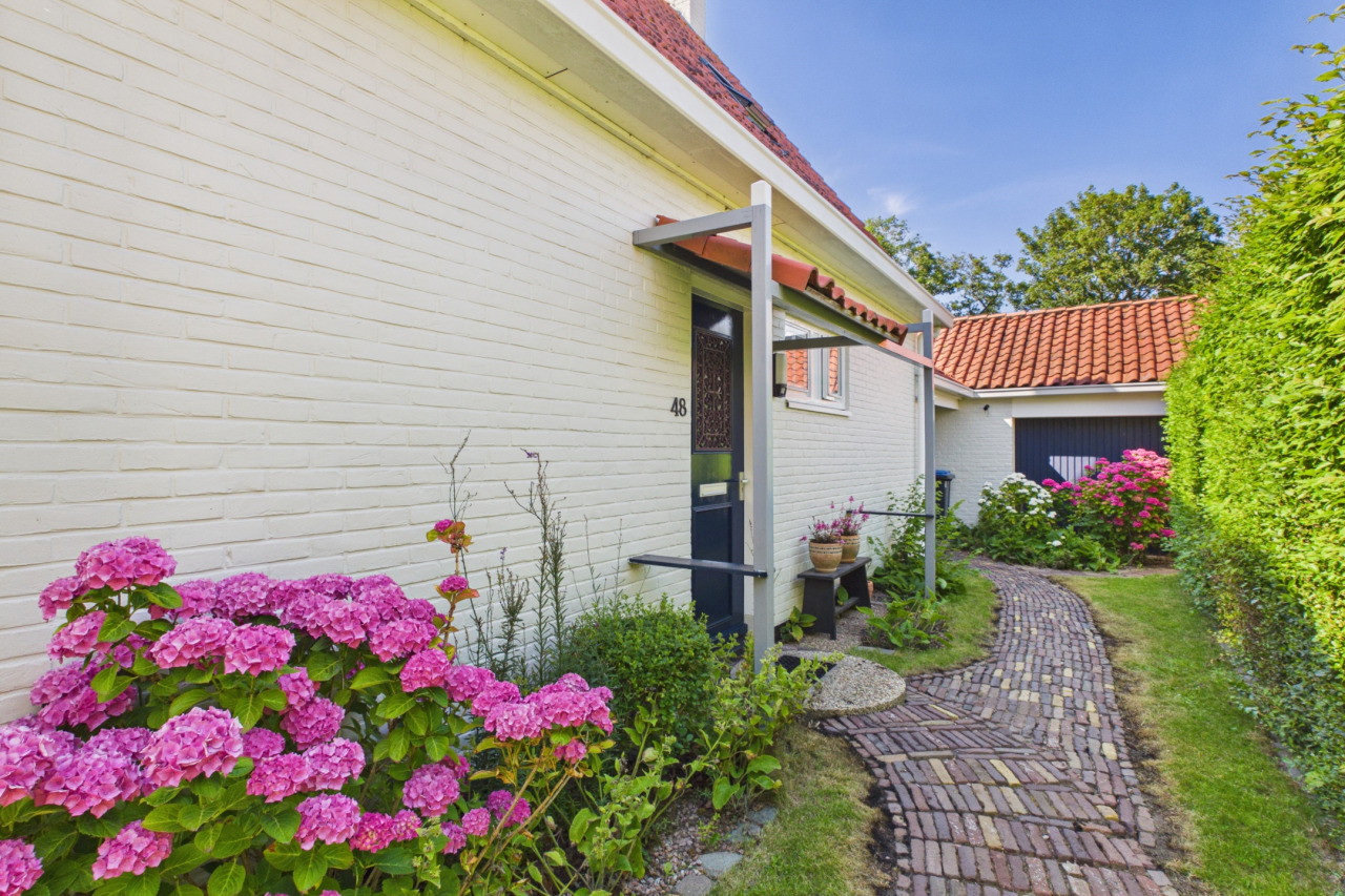 Dorpsstraat 48