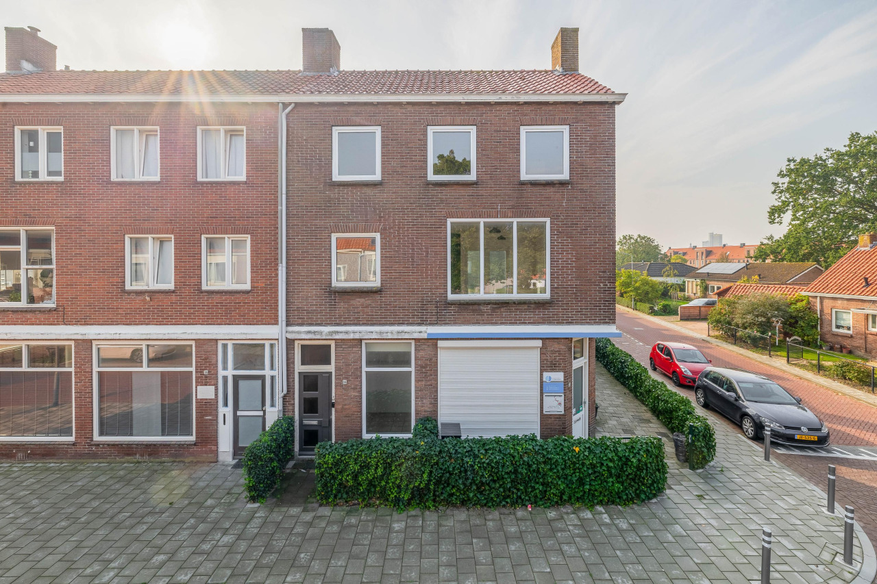 Hogeweg 84